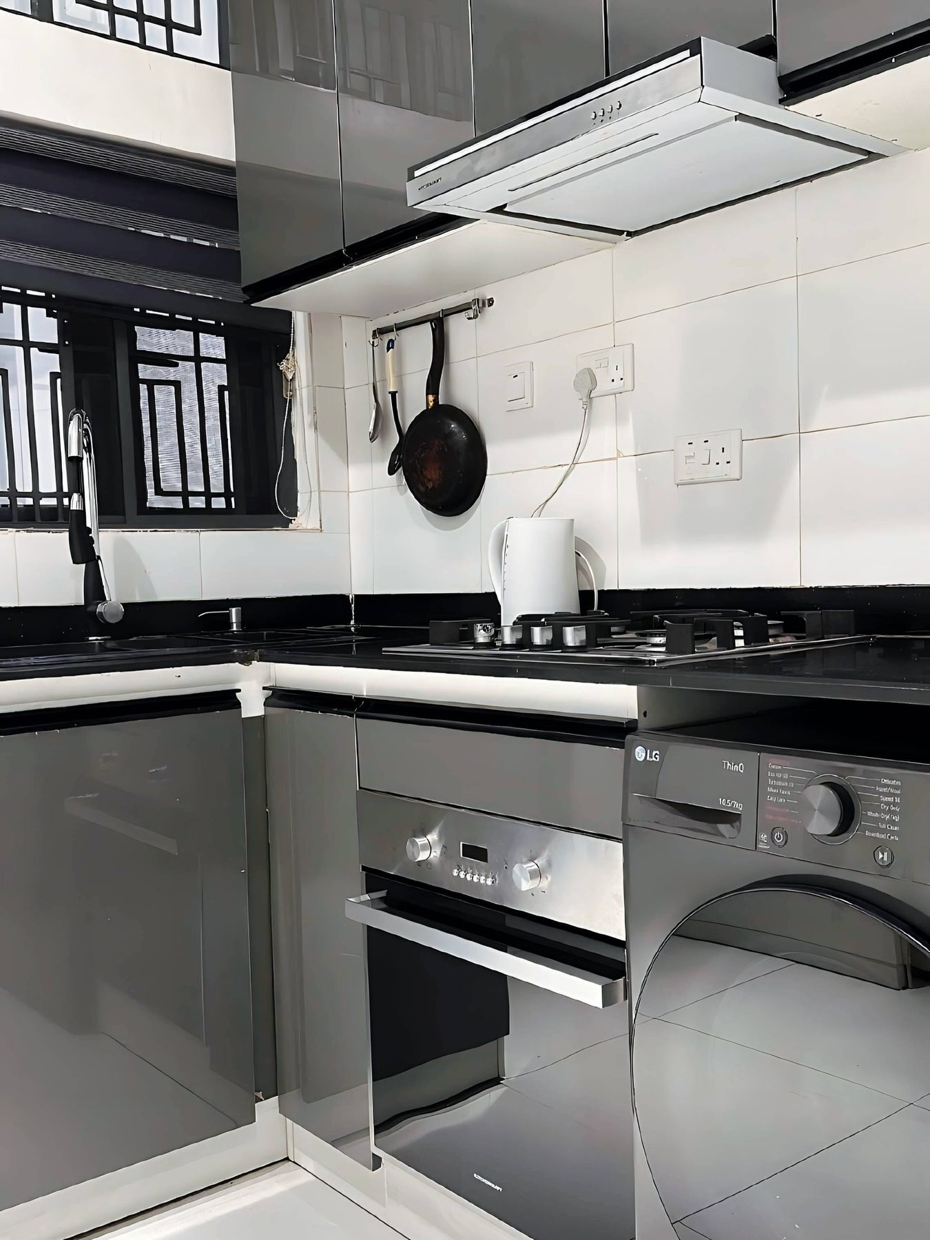 1 BEDROOM APARTMENT