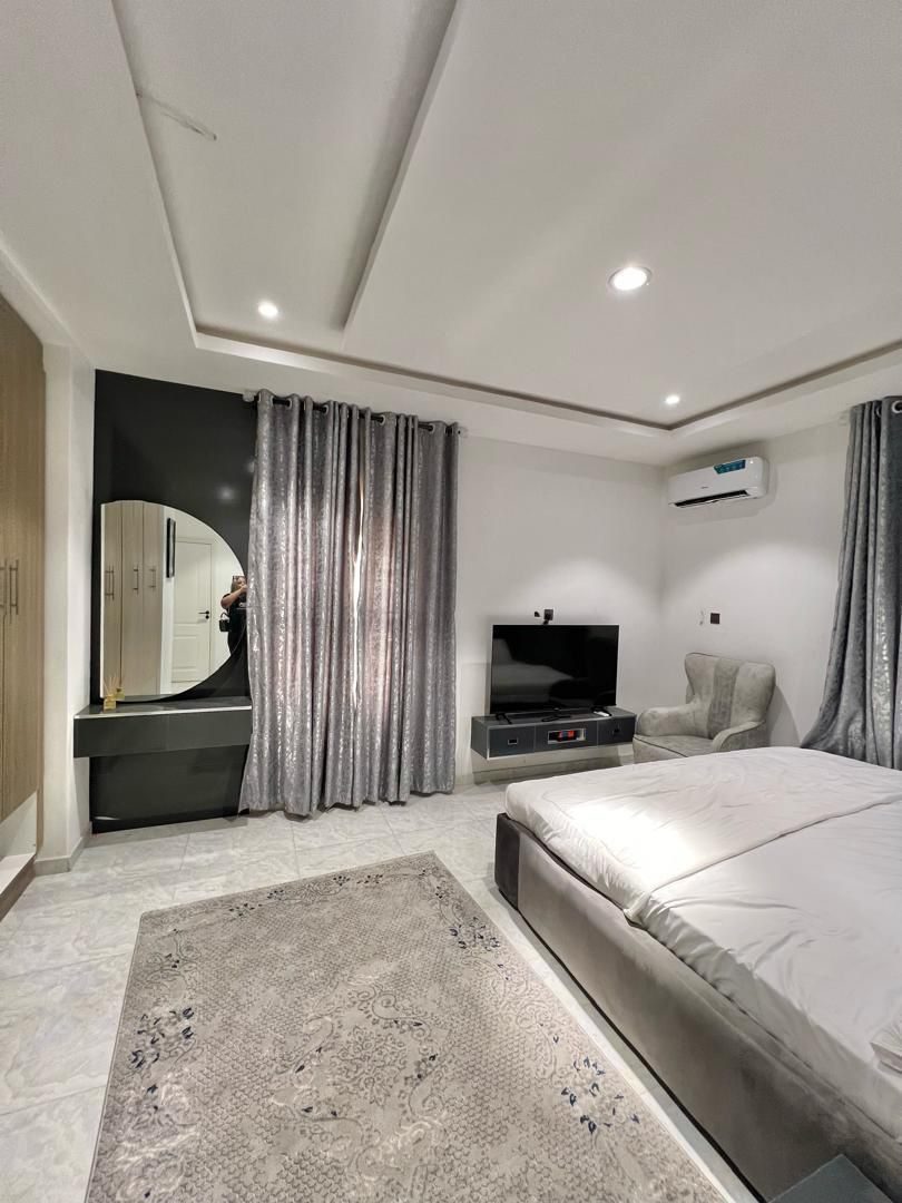3 BEDROOM APARTMENT