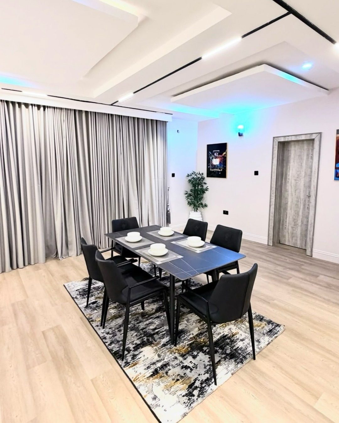 3 BEDROOM APARTMENT