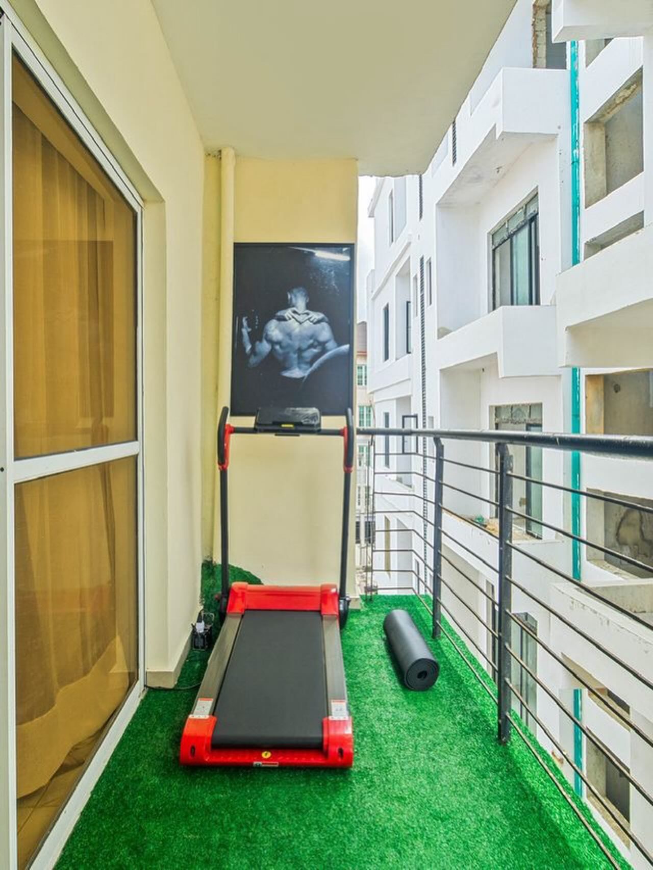 Champagne: Spacious 1 Bedroom Apartment