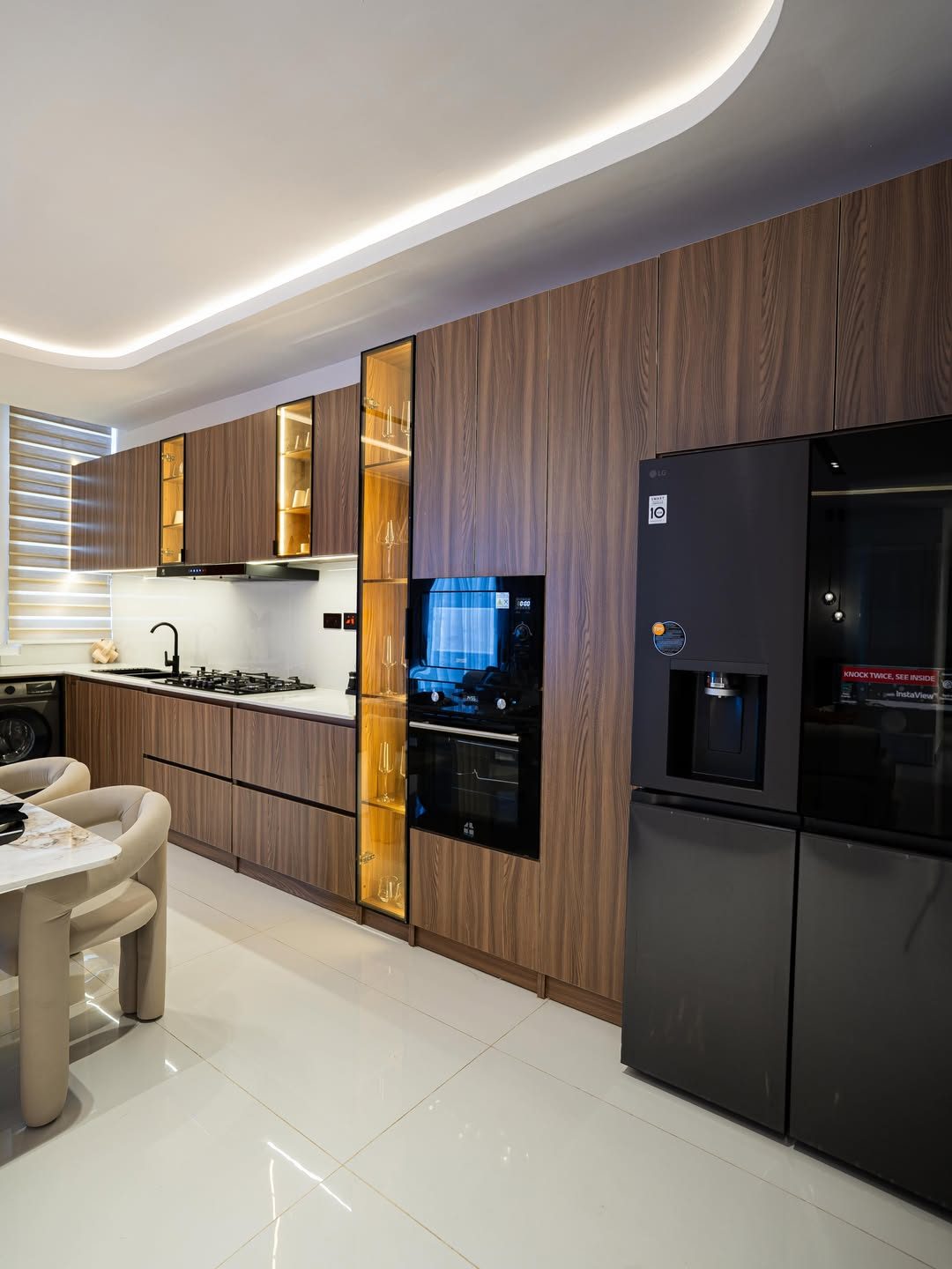 LUXURY 2 BEDROOM APARTMENT WITH GYM