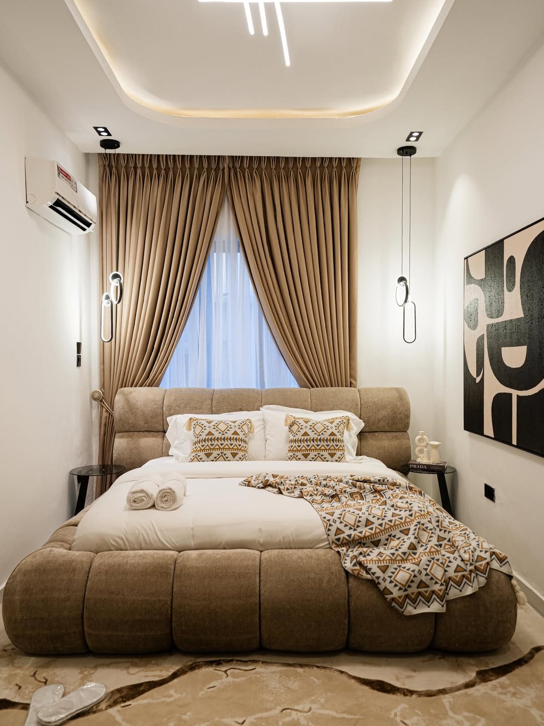 LUXURY 2 BEDROOM APARTMENT WITH GYM