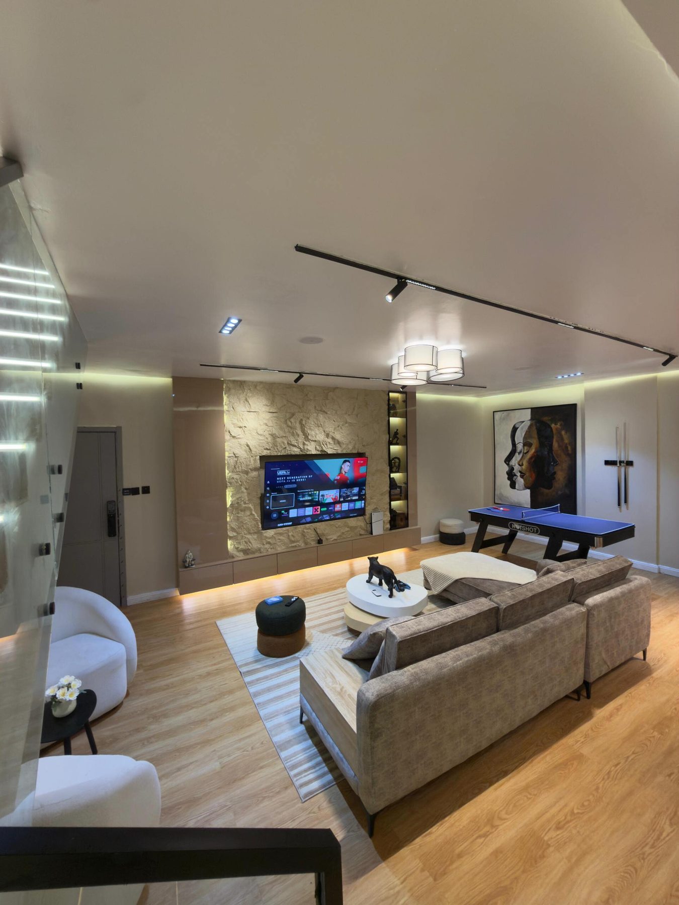ELEGANT 2-BEDROOM MAISONETTE
